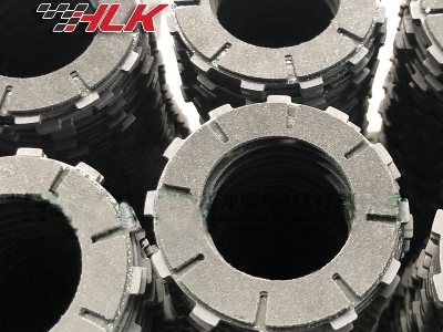 選購摩擦片時(shí)應(yīng)該考慮什么